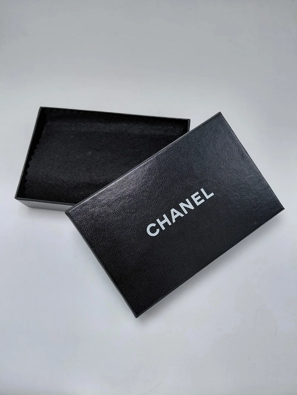 CHANEL Black Caviar Leather CC Logo Card & Key Holder